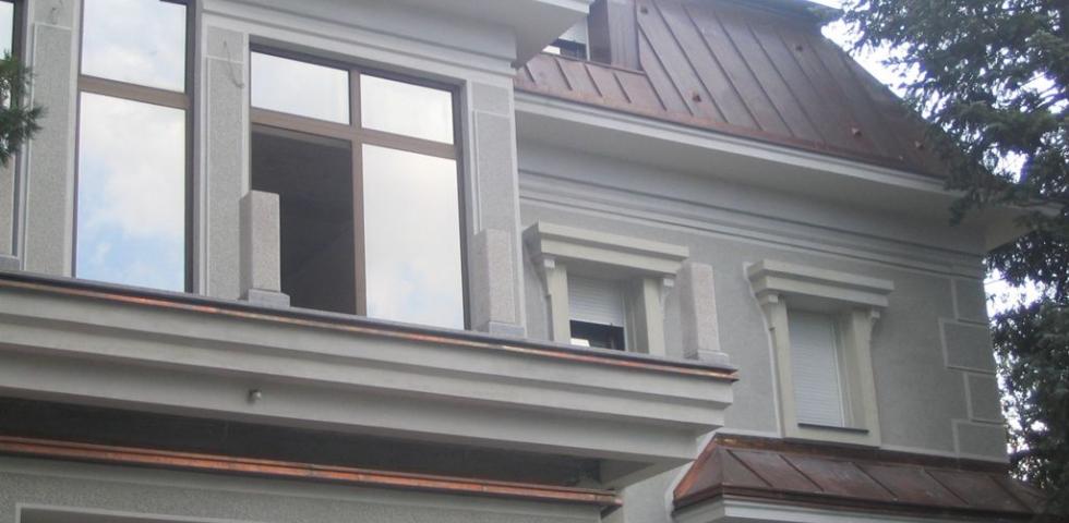 Izgled plastike oko prozora, šembrana, profilisnaih nadprozornika I livenih konzola koje prihvataju nadprozorne grede